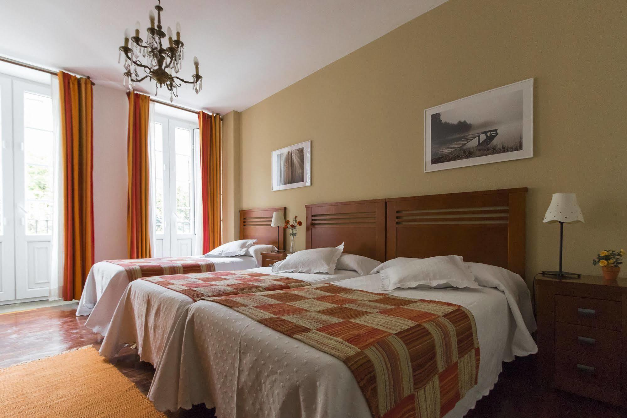Hostal La Carballinesa 산티아고데콤포스텔라 외부 사진
