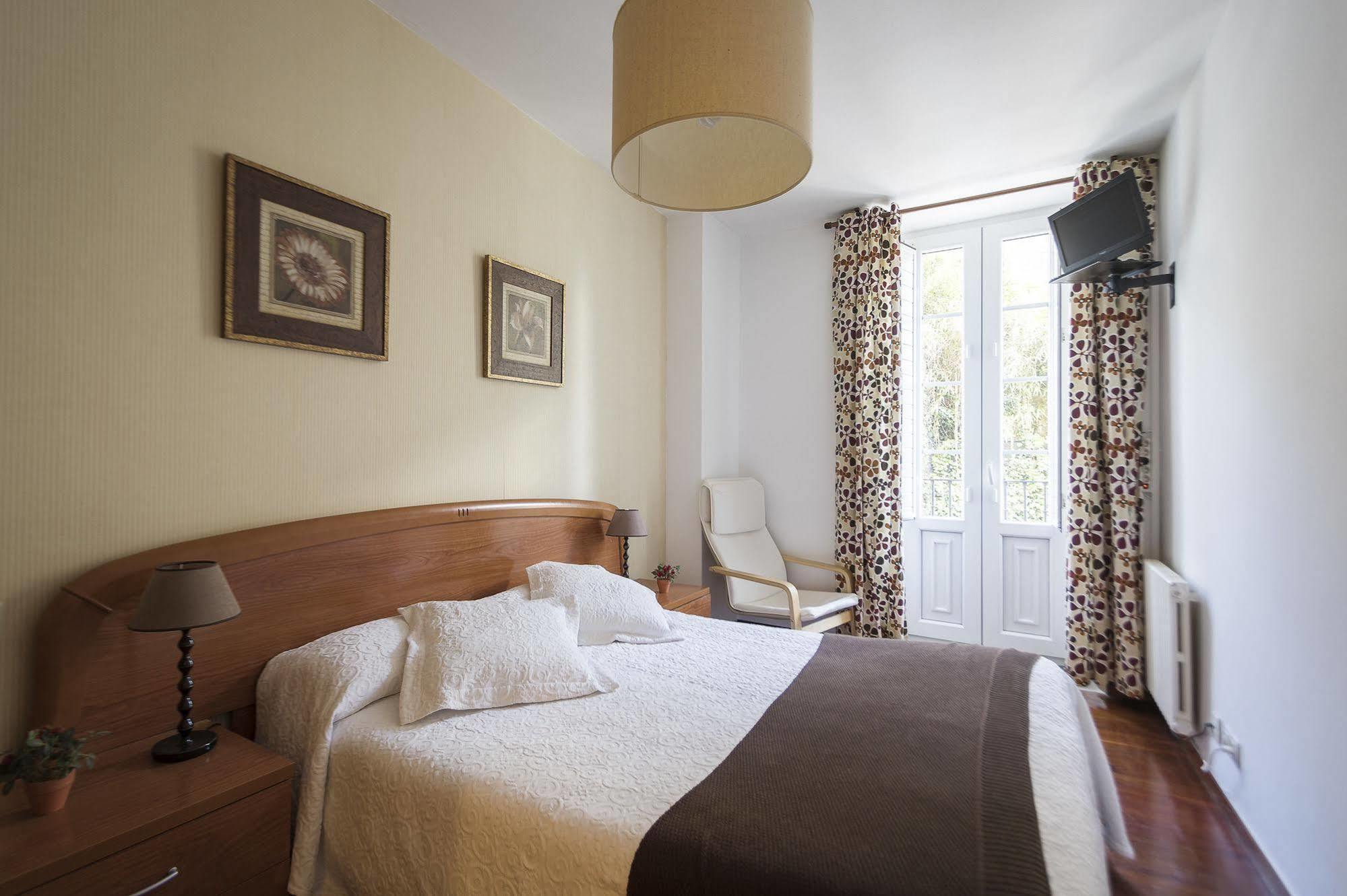 Hostal La Carballinesa 산티아고데콤포스텔라 외부 사진